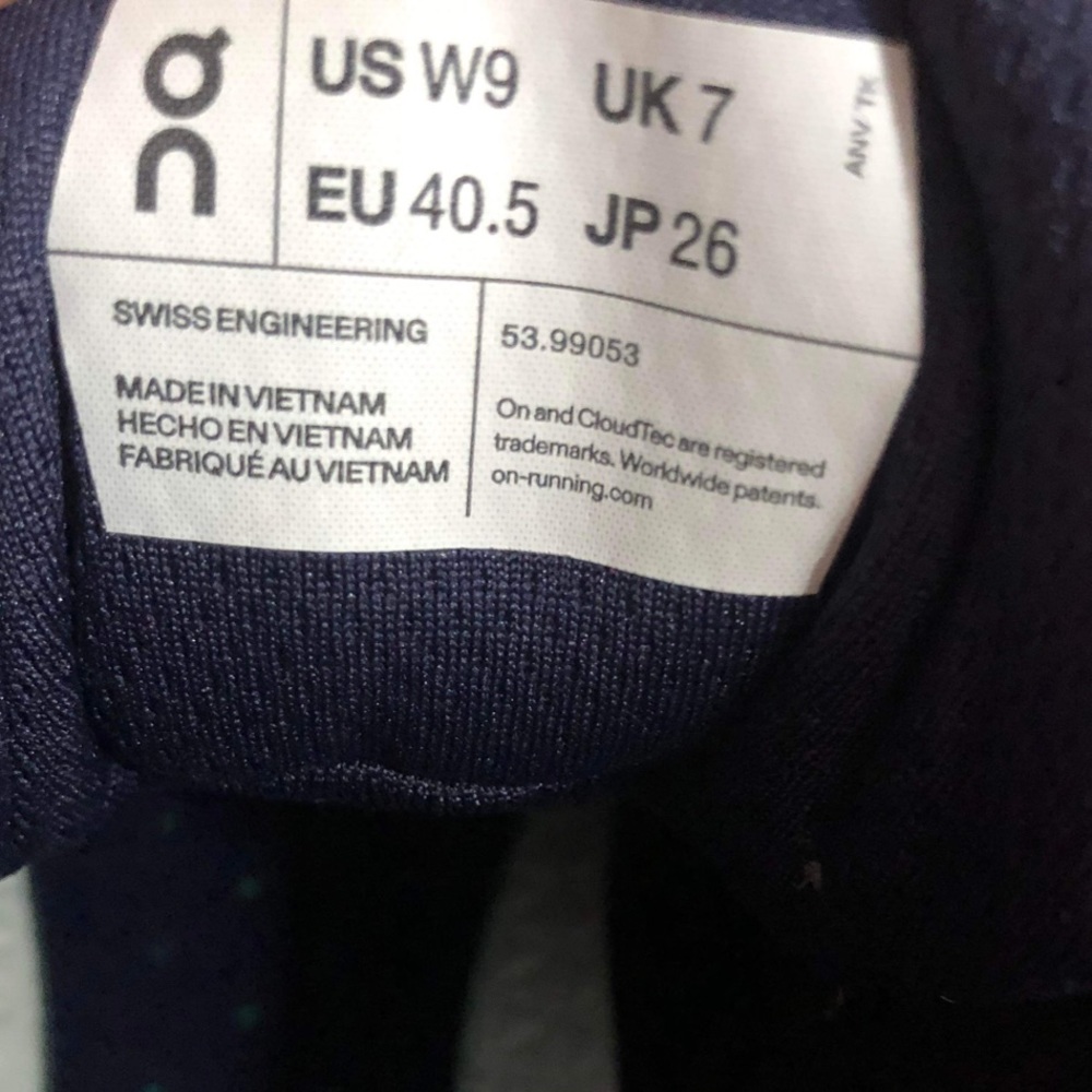 On Cloudtrax Water Repellent Hiking Shoe - Picture 14 of 14